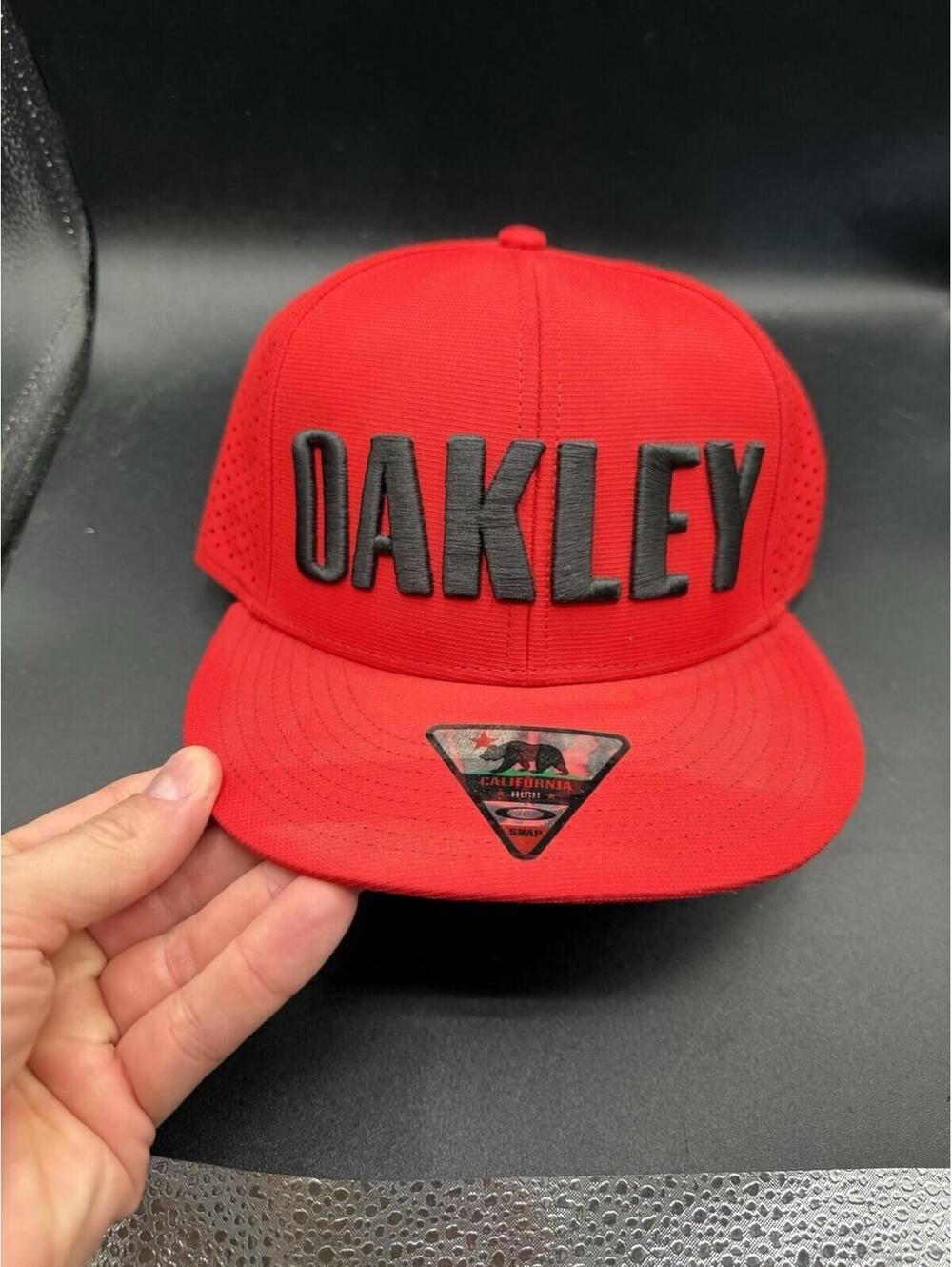 Oakley SnapBack Hat Perf Redline